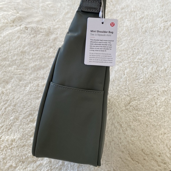 ❤️ Lululemon Mini Shoulder Bag 4L Grey Sage NWT - Picture 11 of 16